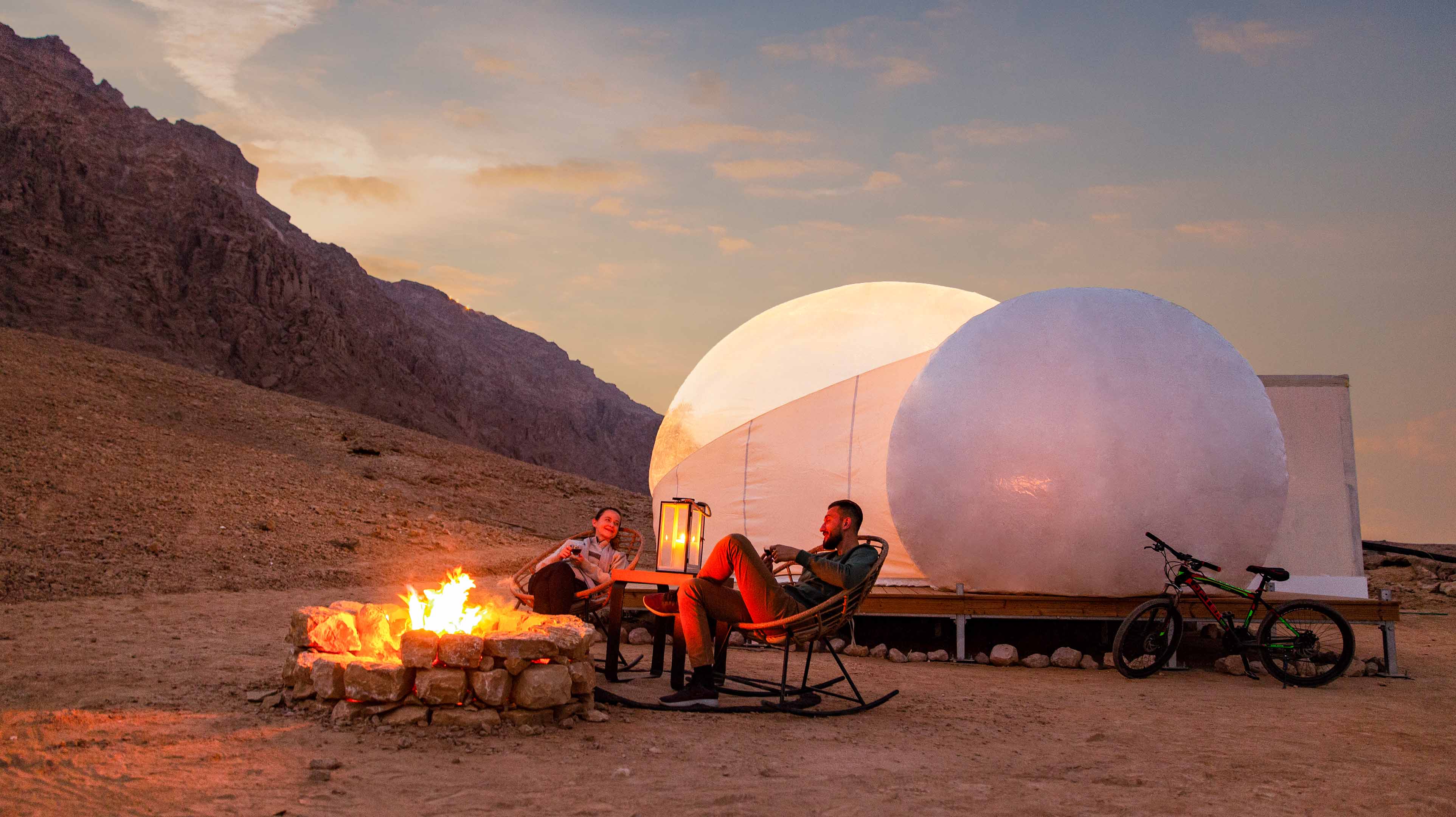 Glampen onder aan een berg