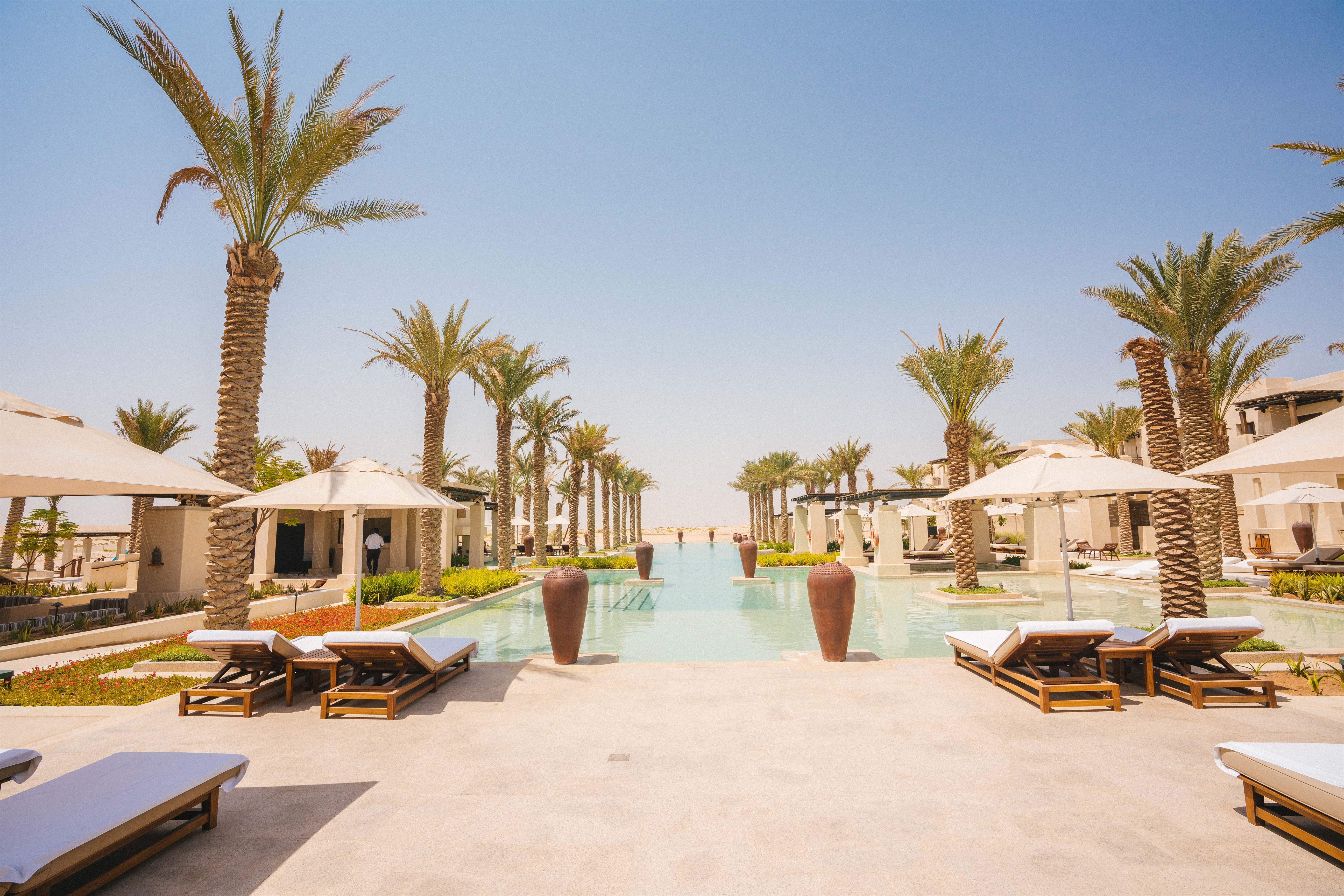 9. Sorseggiate un tè in un ambiente sfarzoso nel Jumeirah at Etihad Towers Hotel
